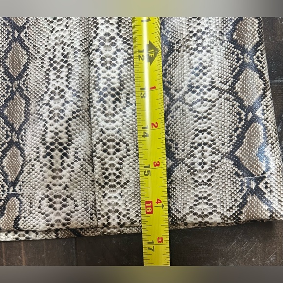NWT Fab'rik Women's Snakeskin Print Skirt Size Large - Picture 10 of 10